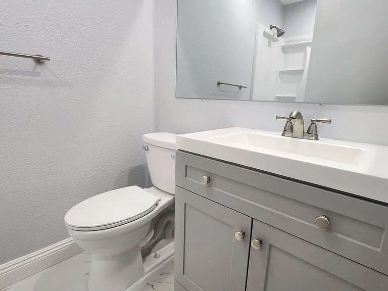 2047 Lakeridge Cir #104 — Photo 20