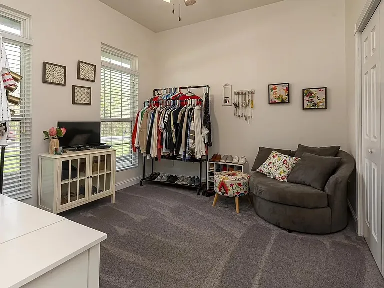 2207 Westminster Dr — Photo 17