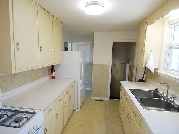 4th image of 6585 N Main St