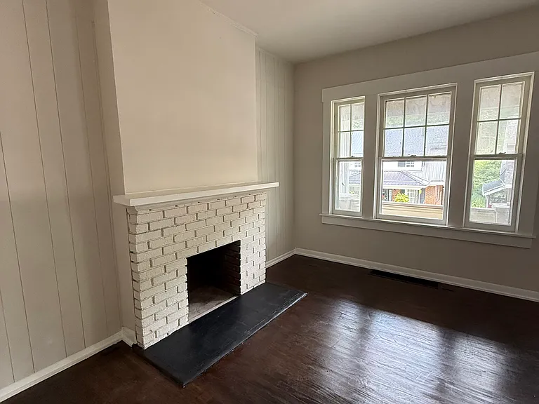 718 Gephart Dr — Photo 2
