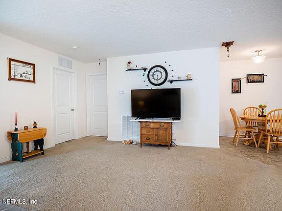 3rd image of 95320 Siena Ct
