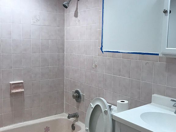 3rd image of 247 Jewett Ave #2