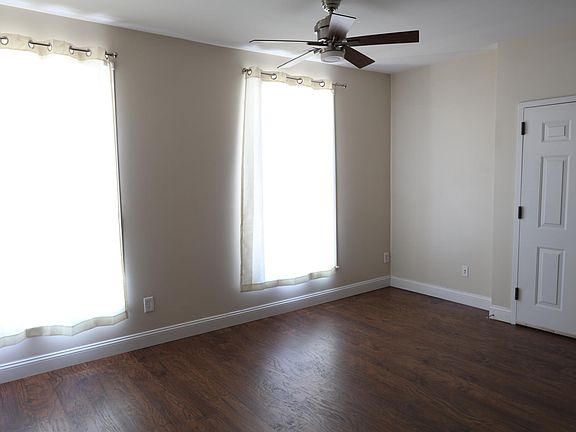 Living room unfurnished