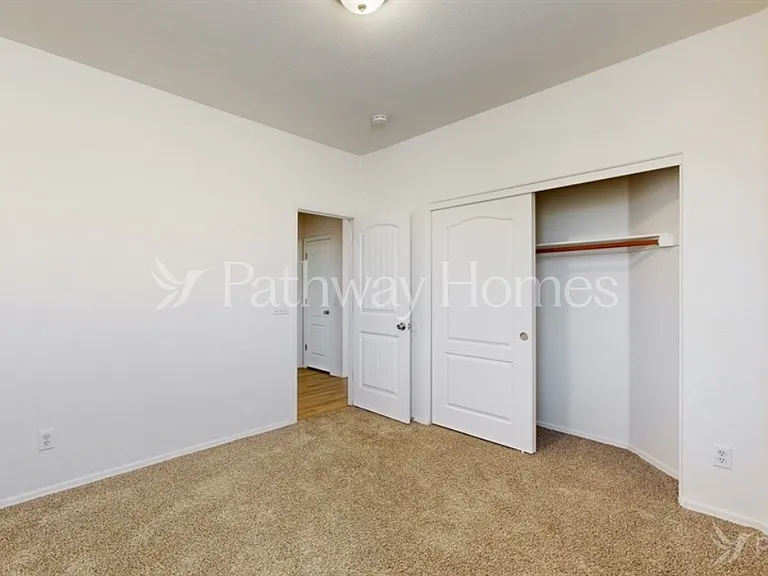 8718 N 57th Ln — Photo 16