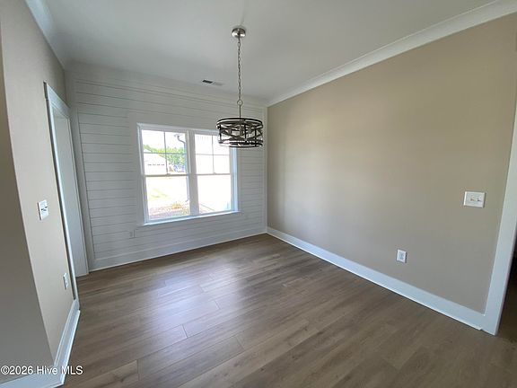 5th image of 243 Herring Road
