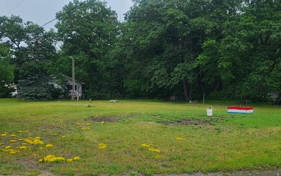 3rd image of 2016 Greenfield Dr