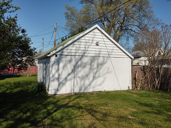 4th image of 258 W South St