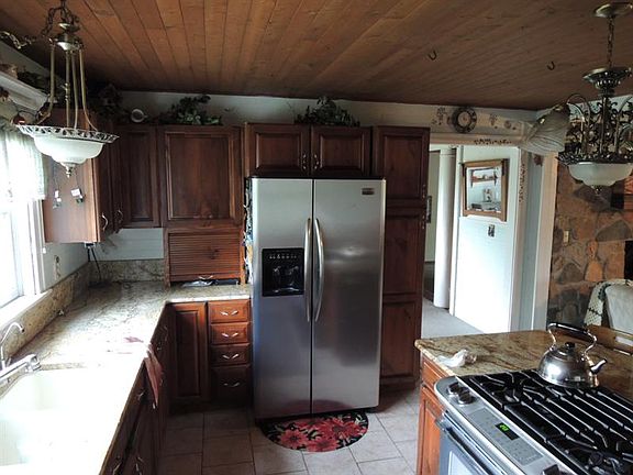 3rd image of 34338 Blackfoot St NW