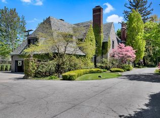 16632 E Jefferson Ave, Grosse Pointe Park, MI 48230