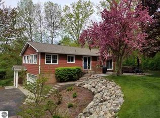 2005 Arrowhead Dr, Traverse City, MI