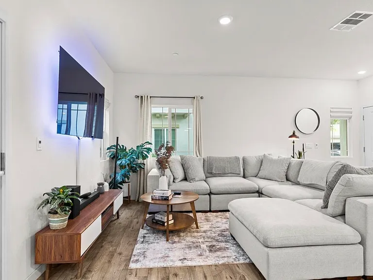 5256 S Molino Cir — Photo 4