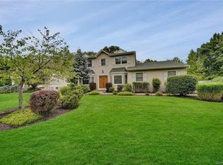 307 Bliss Ln, Valley Cottage, NY 10989