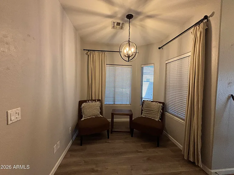948 E Savannah Dr — Photo 18