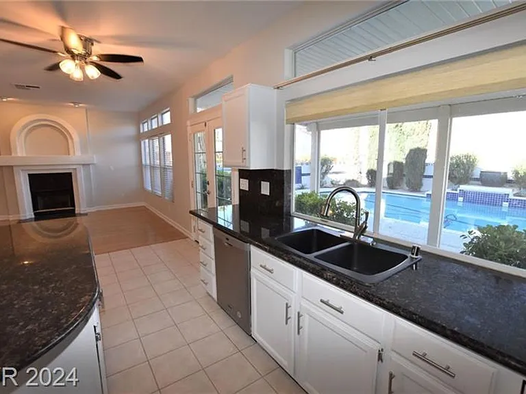 2111 Fountain Springs Dr — Photo 9