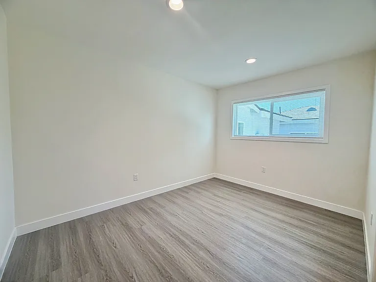 410 E Cherry Ave — Photo 9