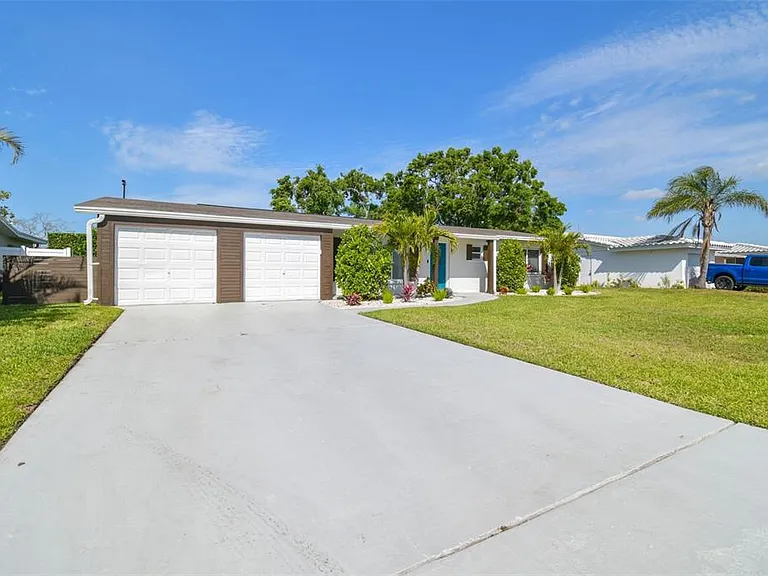 3922 Fontainebleau Dr — Photo 4