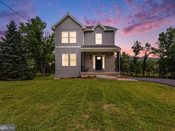 12 Oak Ln, Mechanicsburg, PA 17050