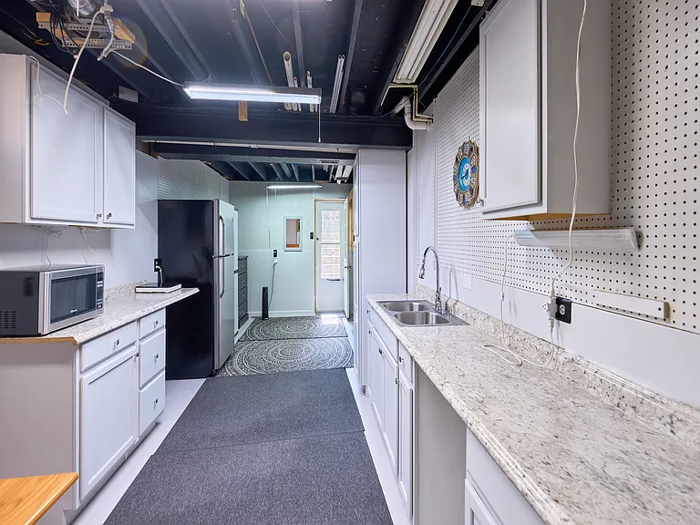 68 George Thomas Dr #B — Photo 24