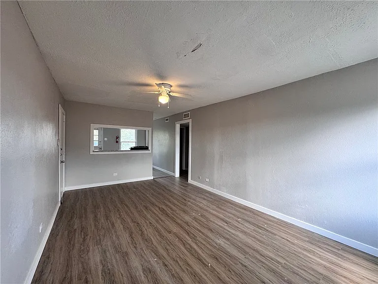 3120 Santa Fe St #16 — Photo 4