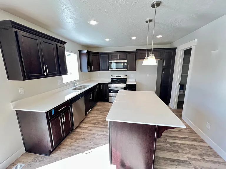 4725 Gunsight Peak Dr — Photo 4