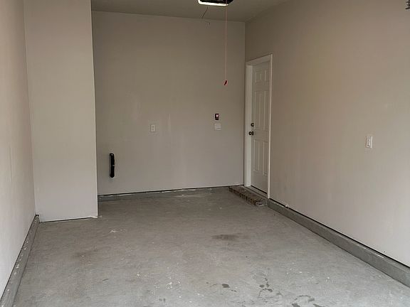 2nd image of 1000 McLaren Cir