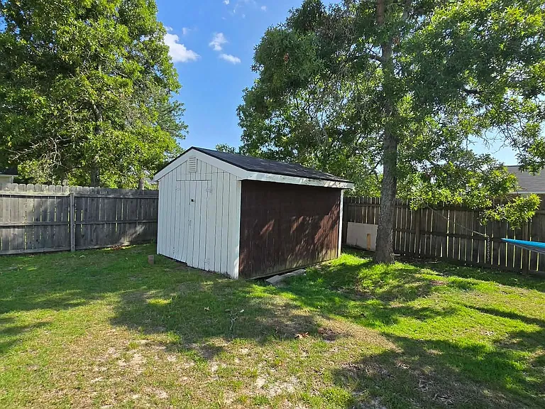 700 Rim Rd — Photo 38