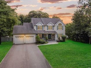 133 Munsell Rd, East Patchogue, NY 11772