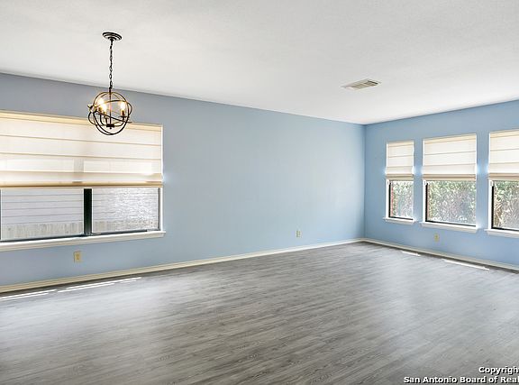 5th image of 15831 Tampke Pl