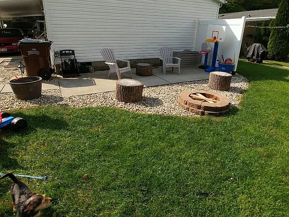 3rd image of 10753 Woodland Ct