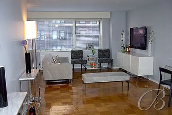 Rented by Bellmarc Realty | media 2