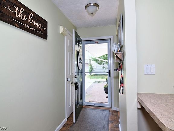 2nd image of 10270 Wellington Rd