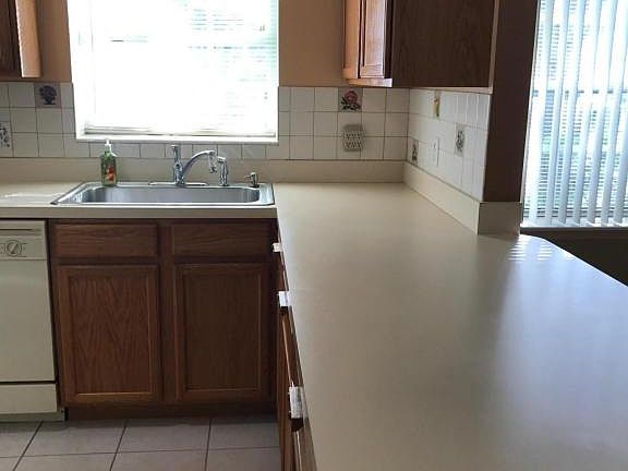 5th image of 4927 Lake Waterford Way #1-202