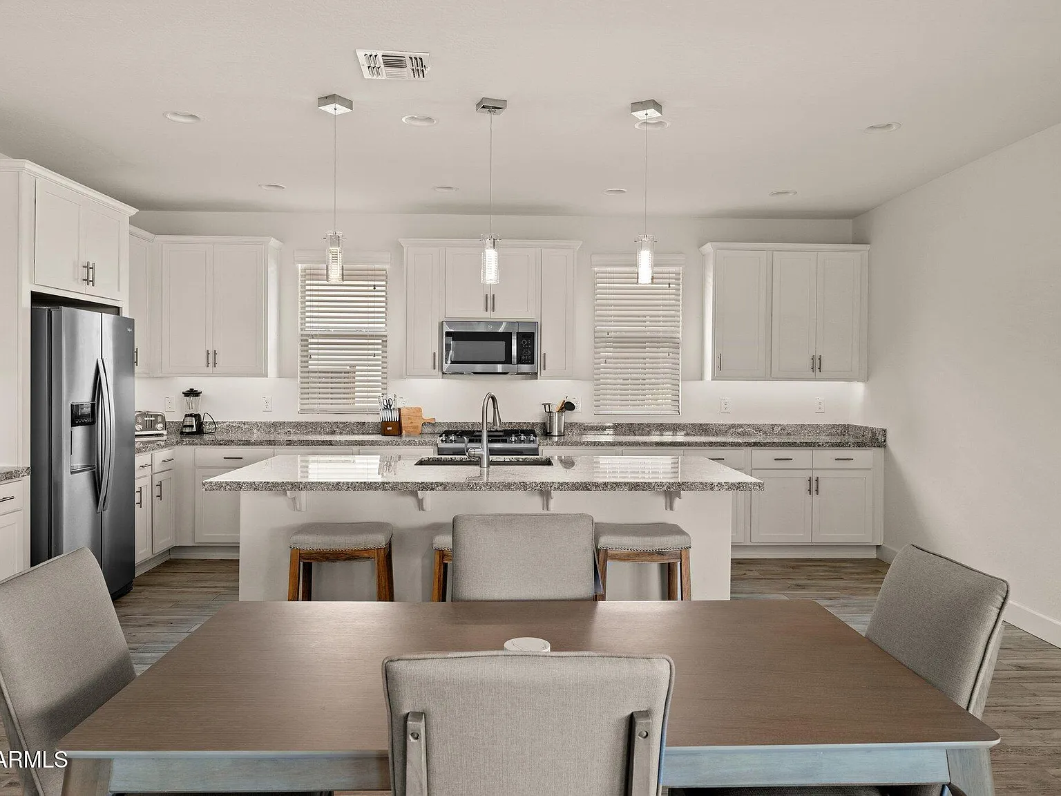 2 bed, 2.0 bath, 2121 sqft, $2,600 — Photo 3