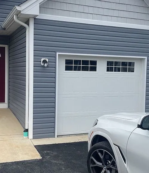23 Triple Crown Dr — Photo 2