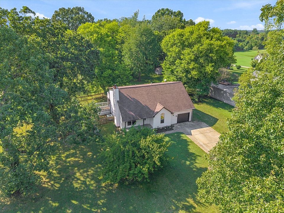 1st image of 380 Martin Rd