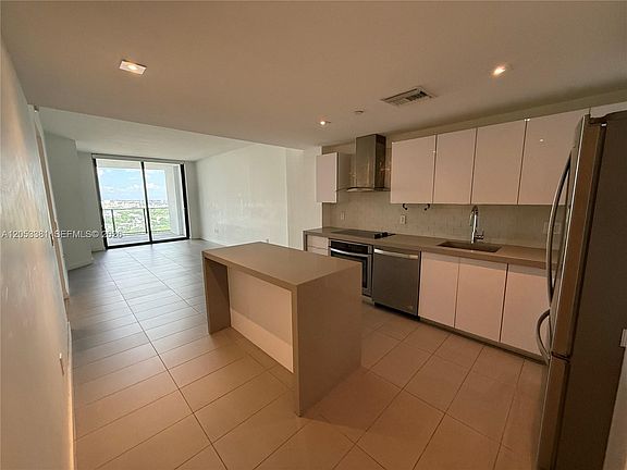 2nd image of 1600 NE 1st Ave #1711