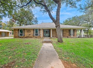 216 Circle Dr, Alvarado, TX 76009