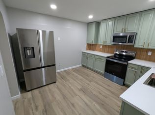 38185 N State Park Rd APT 1B, Spring Grove, IL 60081