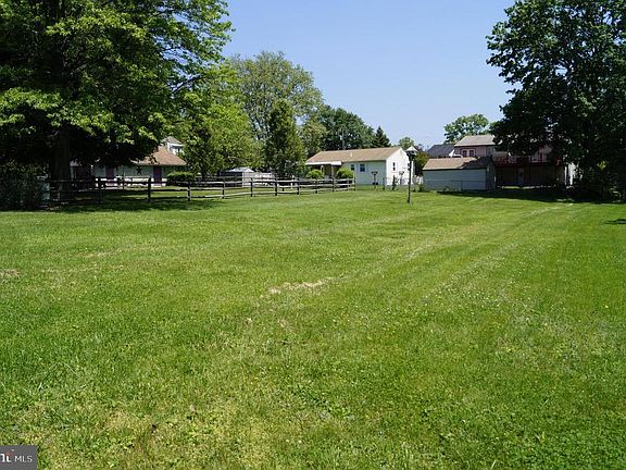 3rd image of 525 Hulmeville Ave