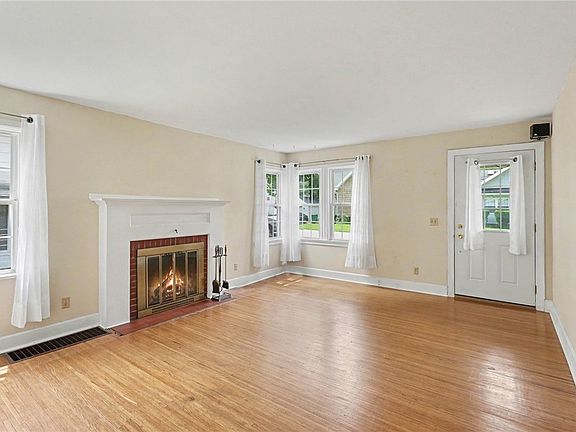 5th image of 26 Surrey Rd