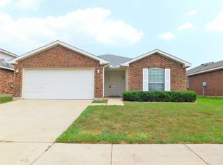 8809 Sagebrush Trl, Aubrey, TX 76227