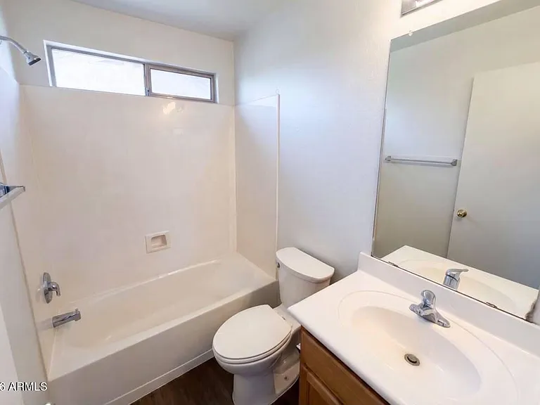 13976 W Port Royale Ln — Photo 10