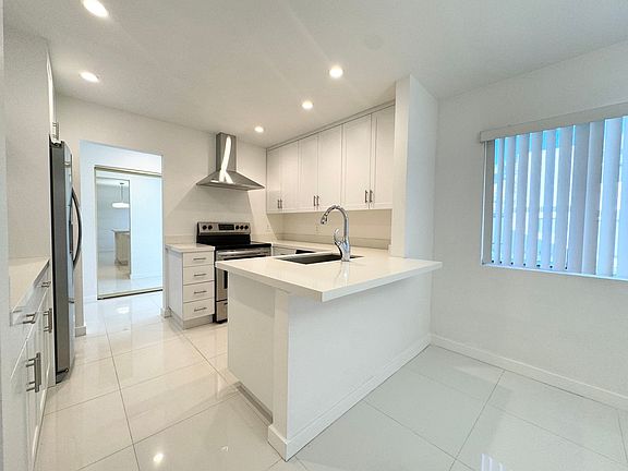 4th image of 2090 S Camino Real E #E
