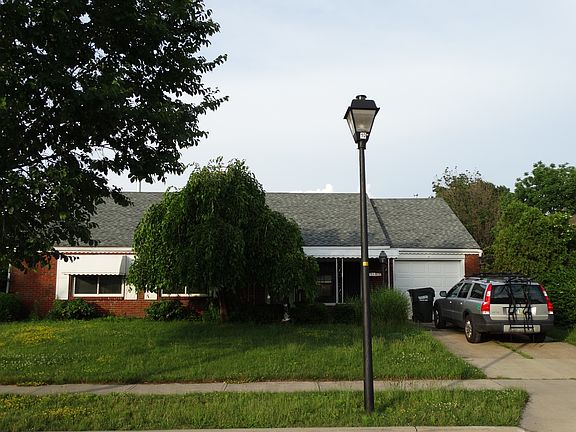 recent photo of front yard