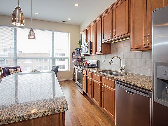 4th image of 1727 N Western Ave APT 4