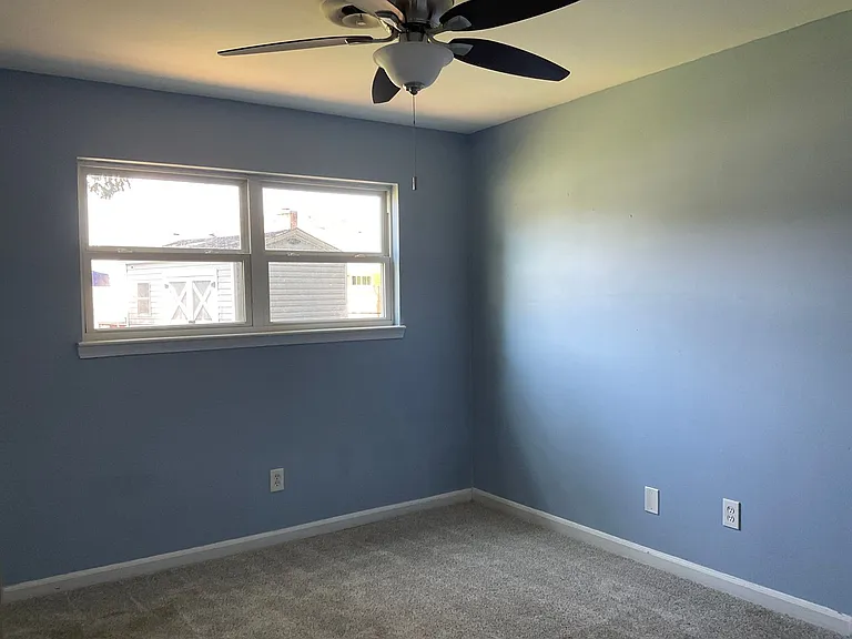 303 S Willow Ln — Photo 9