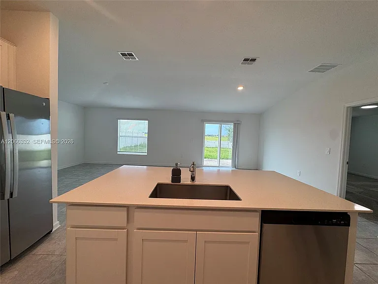 640 Daring Dr — Photo 15