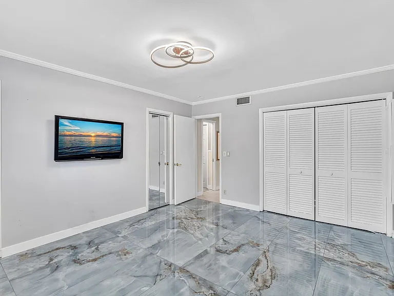 2000 Diana Dr — Photo 26