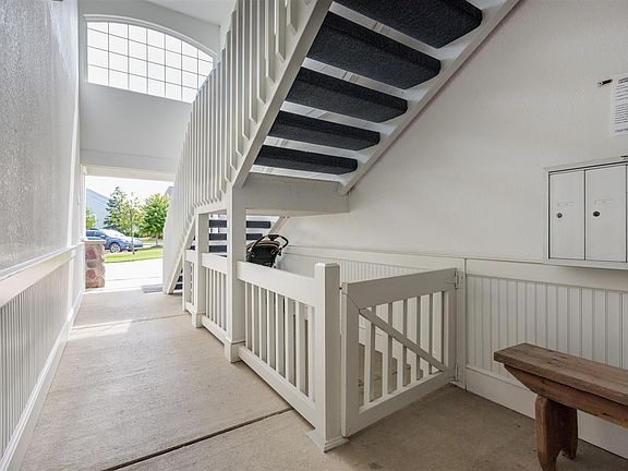 3rd image of 739 W Barrington Cir #89
