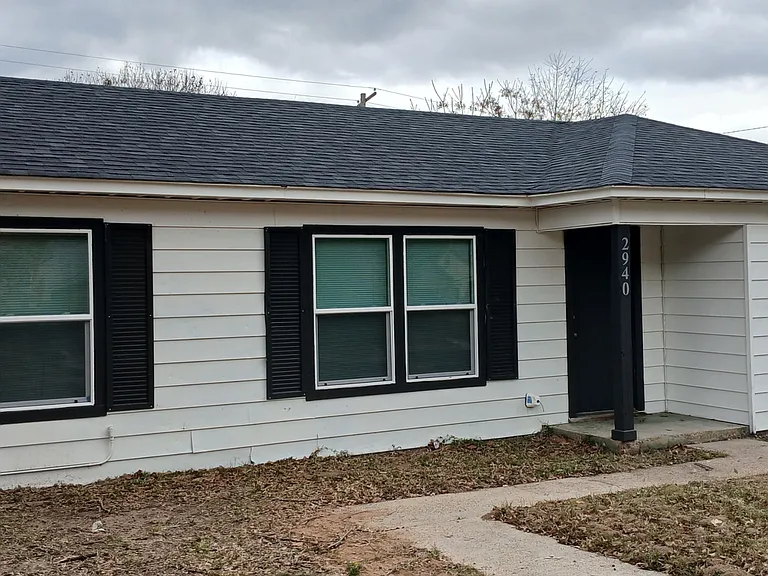 2940 Letourneau Dr — Photo 1